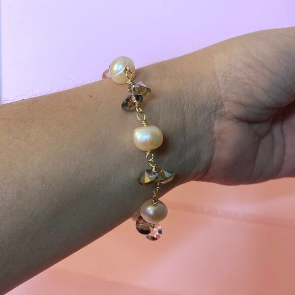 Handmade Fresh Water Pearl and Glass Wired Bracelet 8 inches - Picture 3 of 4